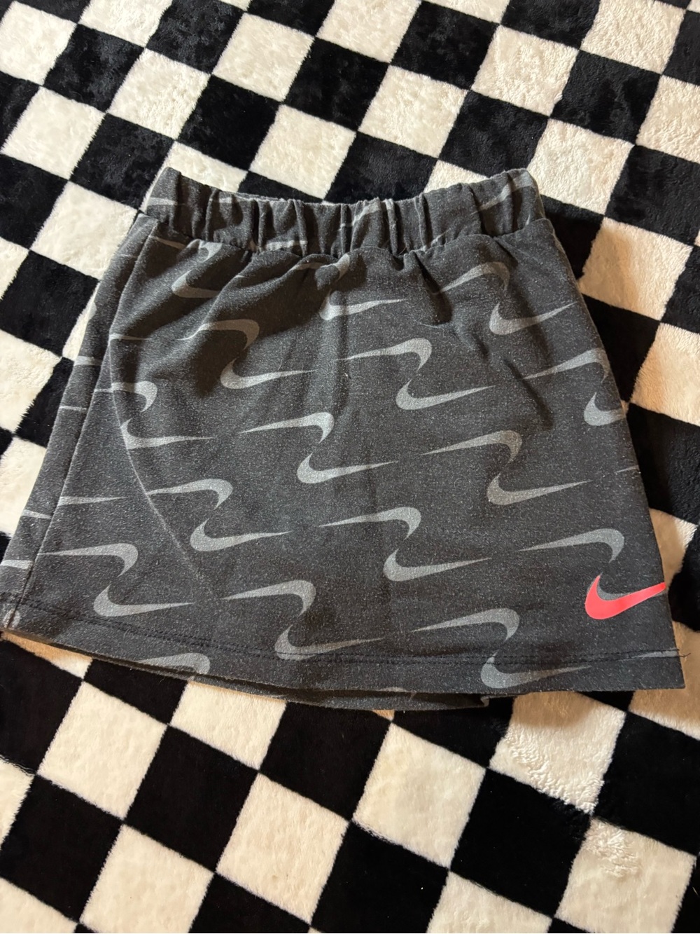 Size 6 Nike skirt
